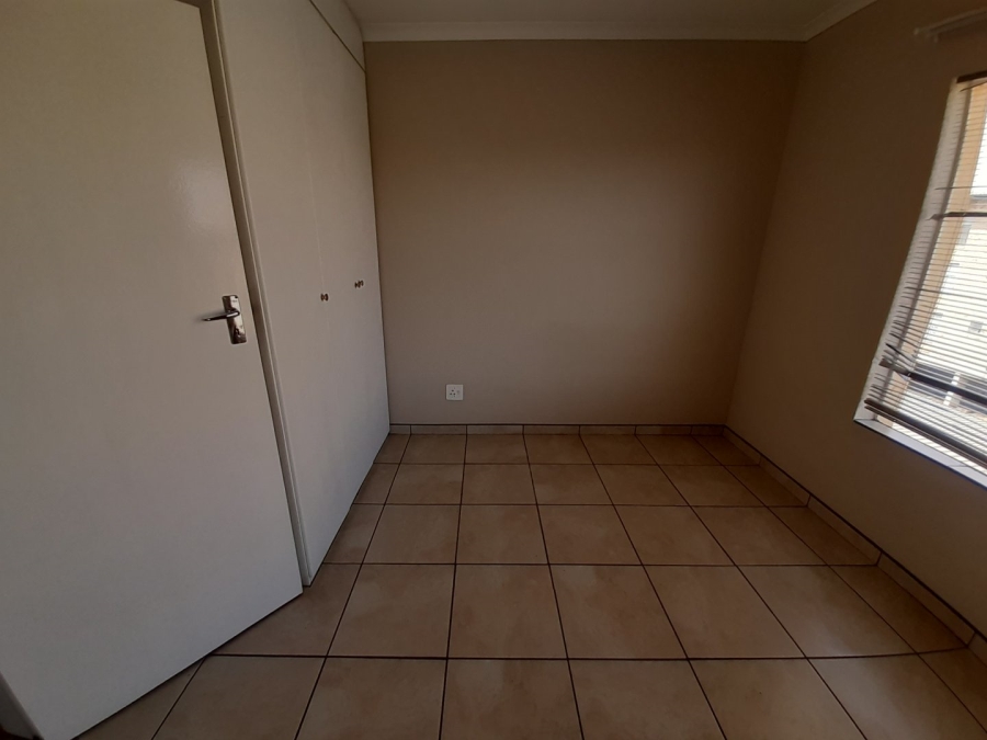 1 Bedroom Property for Sale in Kannoniers Park North West